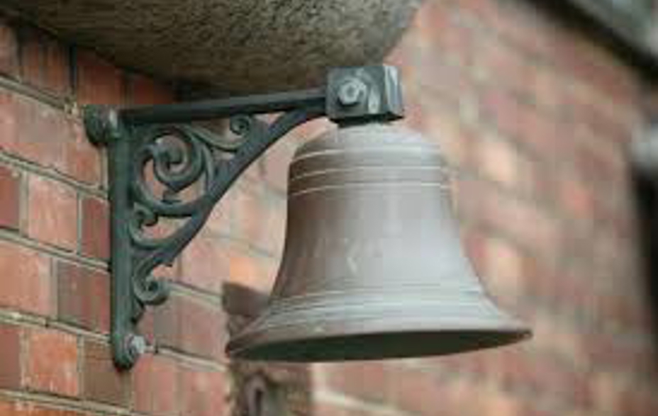Gammel skibsklokke