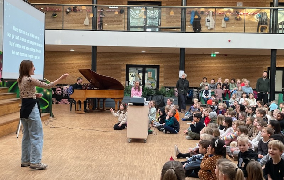 Morgensang på SFO-Torvet