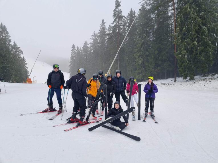 Elever på skitur til Isaberg